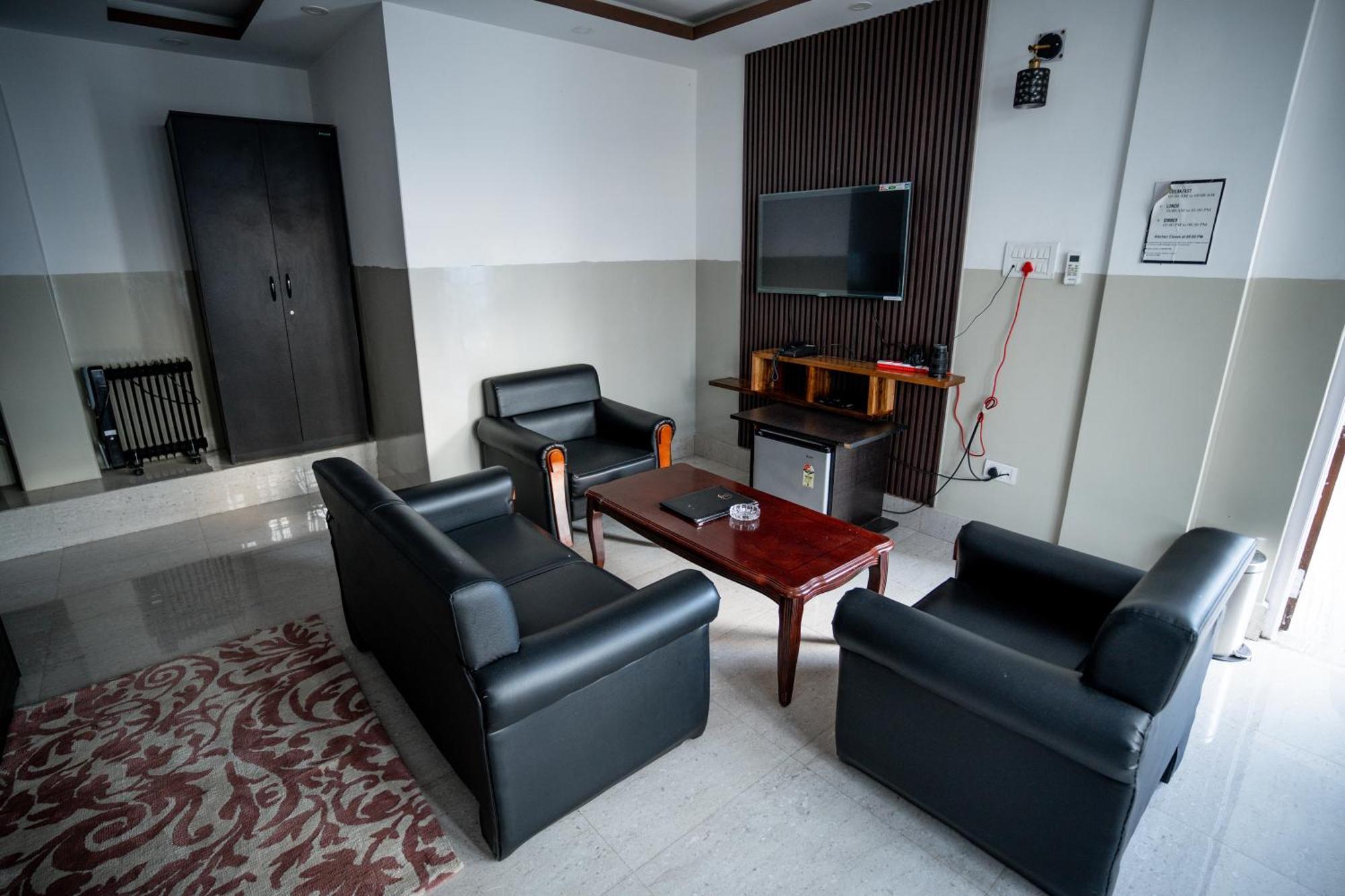 2K Hotel Kohima Dış mekan fotoğraf